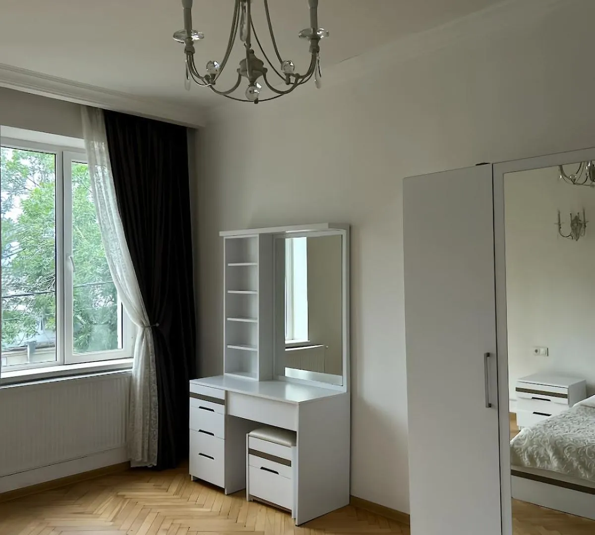 White Apartament In Old 第比利斯