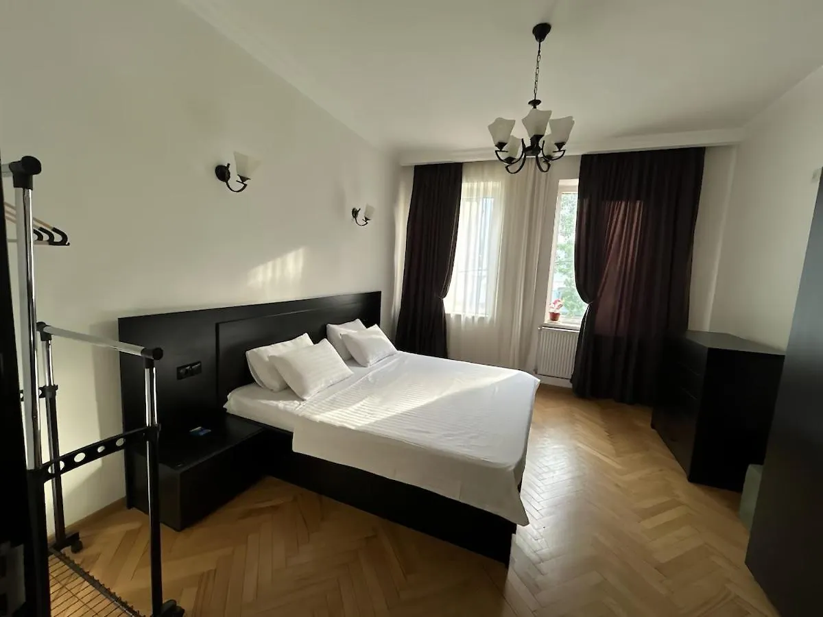 公寓 White Apartament In Old 第比利斯